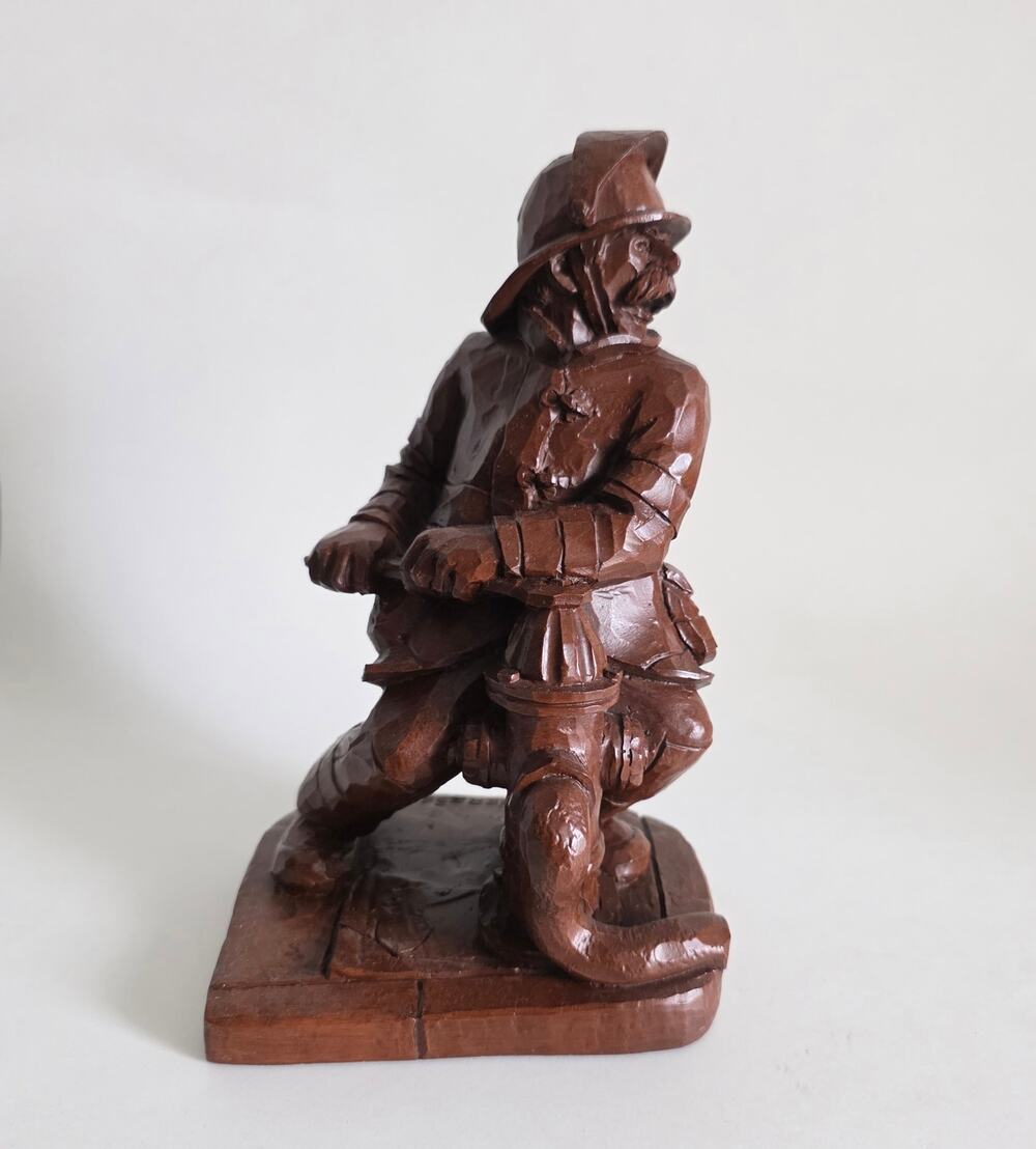 Red Mill Mfg Firefighter Wood Carving Figurine #414 Wetherbee 1994 USA